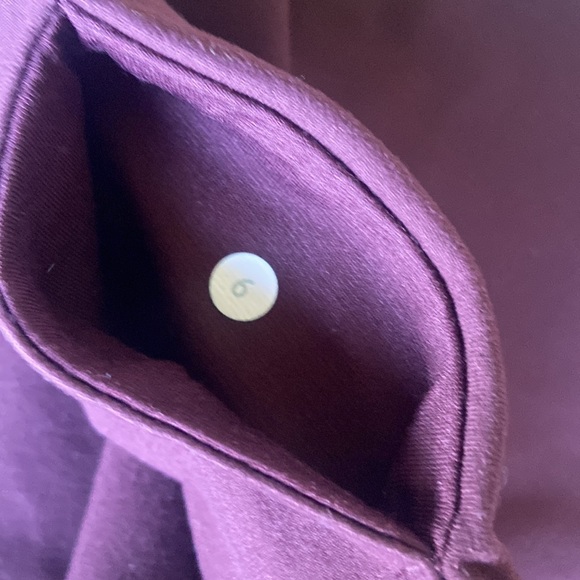 Plum Lululemon crops size 6 - Picture 2 of 4